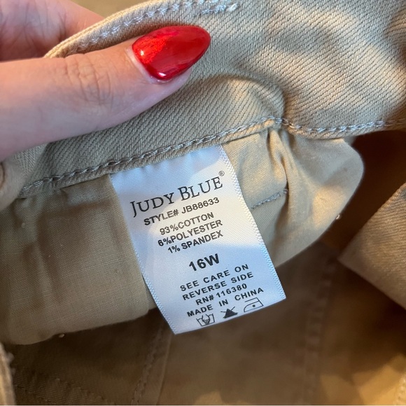 Judy Blue Khaki Cargo Pants - Picture 4 of 4